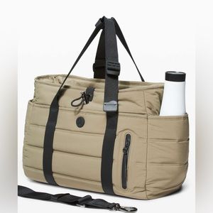 Authentic Lululemon hunter green (Highlander) Dash All Day Duffel/bag